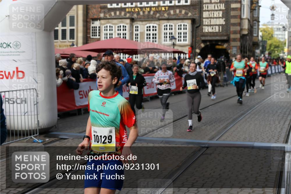05.10.2025 - 20. swb-Marathon Bremen Yannick Fuchs http://msf.ph/oto/9231301 05.10.2025 11:02:56 Ziel 9331, 9360, 9516, 10129, 10207, 10530, 10734, 10803, 10804, 10940, 11024, 11087, 11193, 11576 meine-sportfotos.de