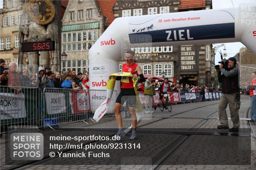 05.10.2025 - 20. swb-Marathon Bremen Yannick Fuchs http://msf.ph/oto/9231314 05.10.2025 10:27:14 Ziel 35 meine-sportfotos.de