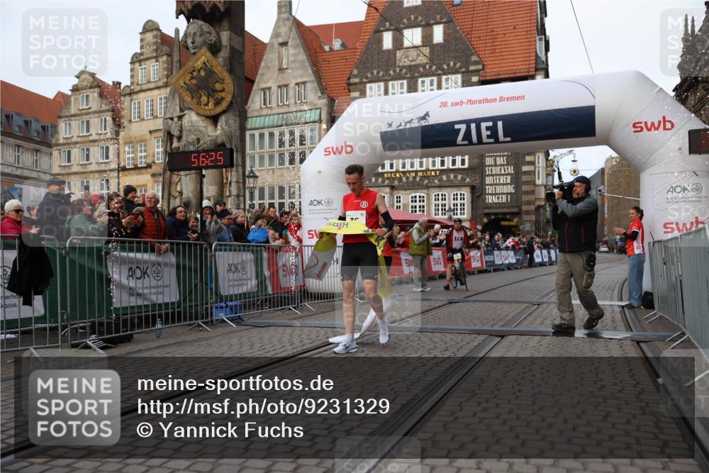 05.10.2025 - 20. swb-Marathon Bremen Yannick Fuchs http://msf.ph/oto/9231329 05.10.2025 10:27:15 Ziel 35 meine-sportfotos.de