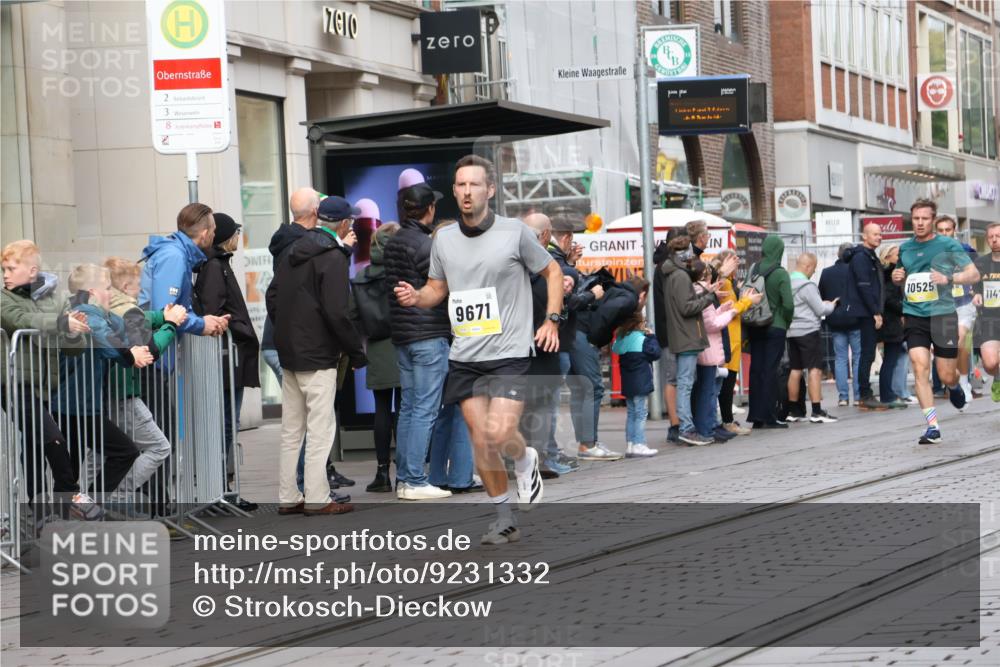 05.10.2025 - 20. swb-Marathon Bremen Strokosch-Dieckow http://msf.ph/oto/9231332 05.10.2025 10:39:18 Ziel 9289, 9671, 9922, 10052, 10171, 10175, 10176, 10525, 10753, 11349, 11418, 11474, 9289, 9671, 9922, 10052, 10171, 10175, 10176, 10525, 10753, 11349, 11418, 11474 meine-sportfotos.de