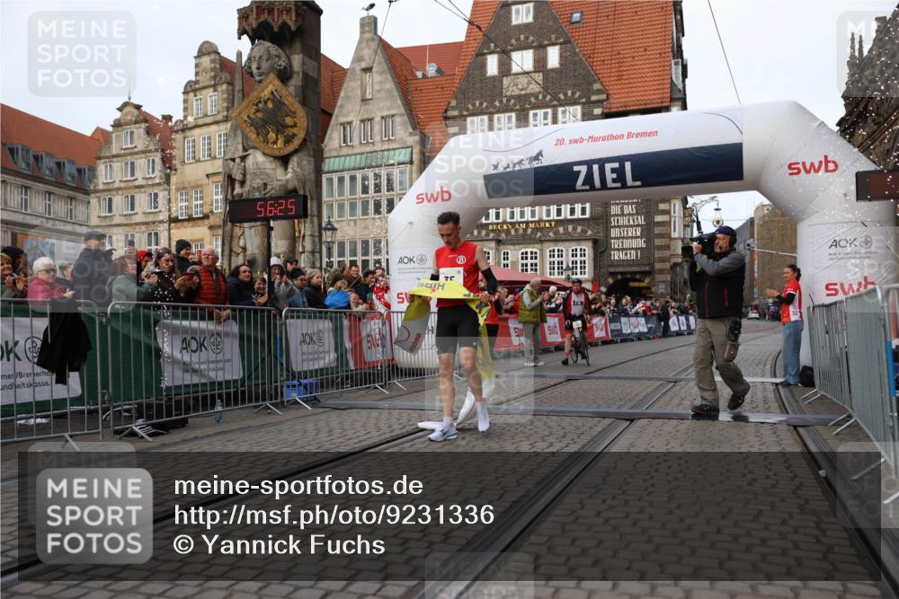 05.10.2025 - 20. swb-Marathon Bremen Yannick Fuchs http://msf.ph/oto/9231336 05.10.2025 10:27:15 Ziel 35 meine-sportfotos.de