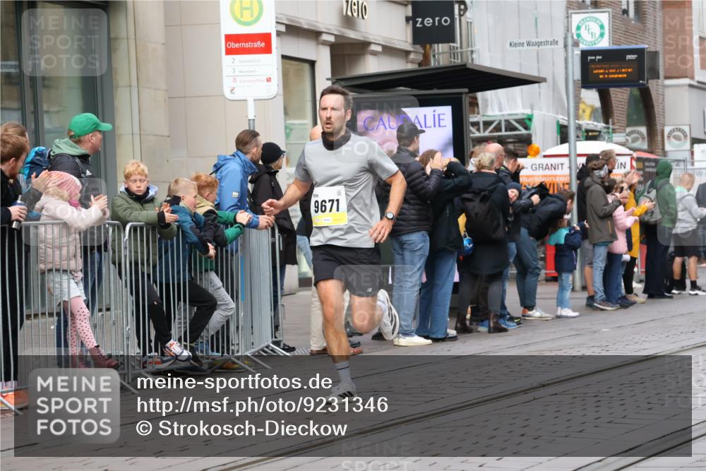 05.10.2025 - 20. swb-Marathon Bremen Strokosch-Dieckow http://msf.ph/oto/9231346 05.10.2025 10:39:18 Ziel 9289, 9671, 9922, 10052, 10171, 10175, 10176, 10525, 10753, 11349, 11418, 11474, 9289, 9671, 9922, 10052, 10171, 10175, 10176, 10525, 10753, 11349, 11418, 11474 meine-sportfotos.de