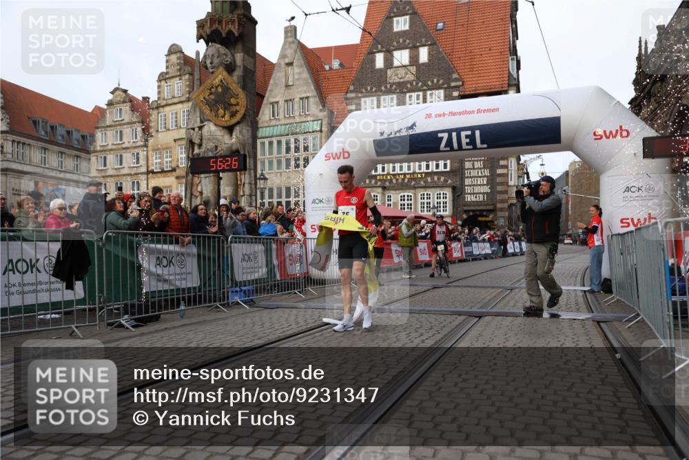 05.10.2025 - 20. swb-Marathon Bremen Yannick Fuchs http://msf.ph/oto/9231347 05.10.2025 10:27:15 Ziel 35 meine-sportfotos.de