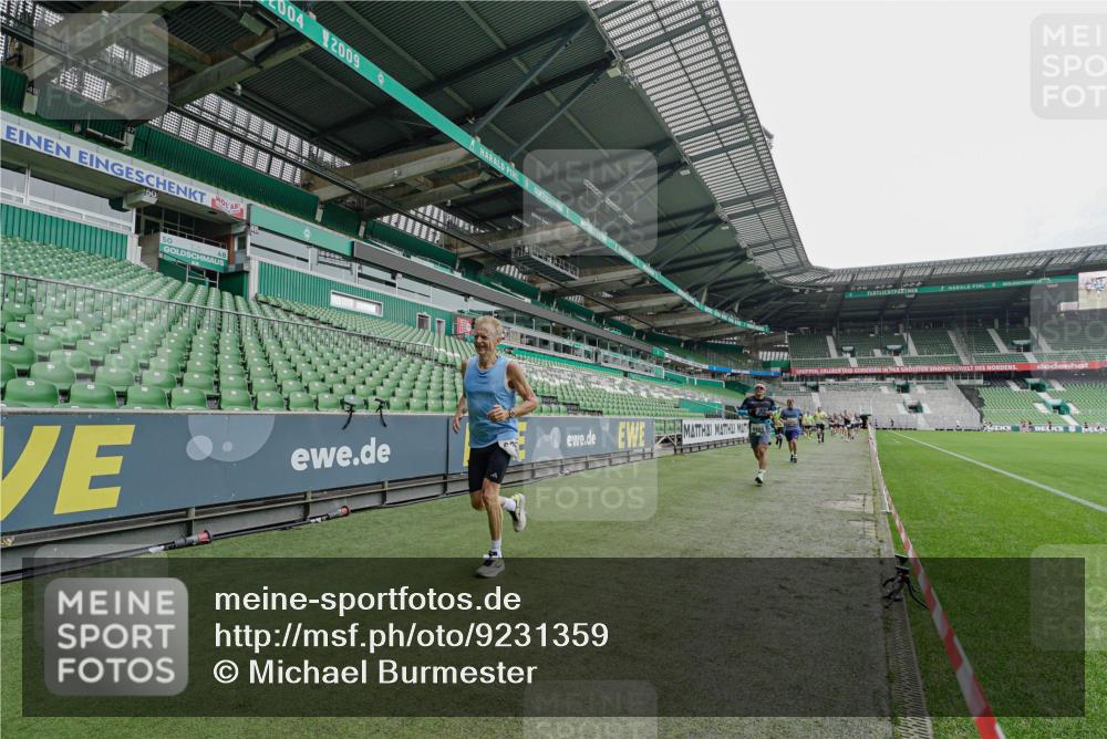 05.10.2025 - 20. swb-Marathon Bremen Michael Burmester http://msf.ph/oto/9231359 05.10.2025 12:50:43 Laufen im Stadion 122, 334, 601, 679, 688, 736, 745, 845, 906, 939, 1025, 1033, 1037, 1044, 1166, 1359, 1388, 1450, 1689, 1707, 2059, 2381, 2721, 3228, 3259, 3291, 3419, 3608, 4318, 4366, 4367, 4938, 4962, 5118, 5184, 5389, 5418, 5564, 5817, 5838, 5873, 6216, 6252, 6281, 6401, 6477, 6681, 6717, 7493, 7826, 7963, 8083, 8907, 8995, 217, 287, 511, 1388, 3353, 3885, 4006, 4870, 5894, 6214, 8401, 8536, 8873, 9118 meine-sportfotos.de