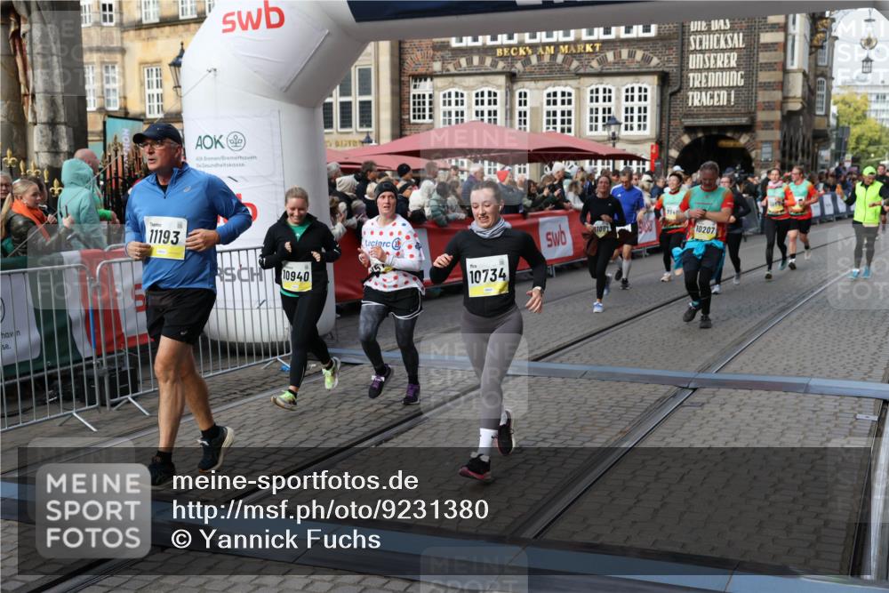 05.10.2025 - 20. swb-Marathon Bremen Yannick Fuchs http://msf.ph/oto/9231380 05.10.2025 11:02:58 Ziel 9331, 9360, 9516, 9846, 10129, 10167, 10207, 10530, 10656, 10734, 10803, 10804, 10940, 11087, 11193, 11504, 11576, 11667, 11668 meine-sportfotos.de