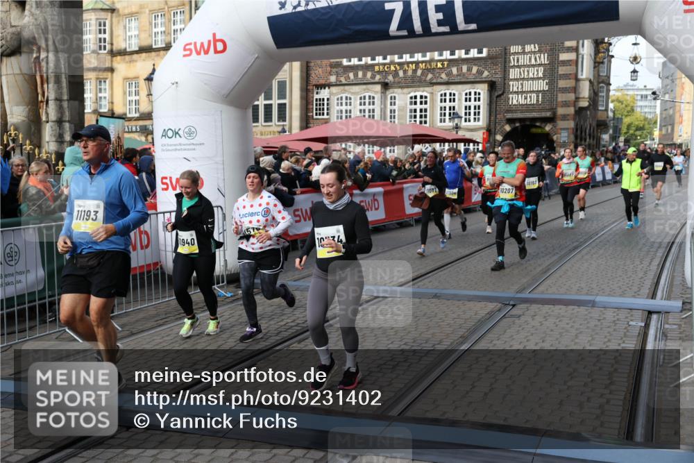 05.10.2025 - 20. swb-Marathon Bremen Yannick Fuchs http://msf.ph/oto/9231402 05.10.2025 11:02:58 Ziel 9331, 9360, 9516, 9846, 10129, 10167, 10207, 10530, 10656, 10734, 10803, 10804, 10940, 11087, 11193, 11504, 11576, 11667, 11668 meine-sportfotos.de