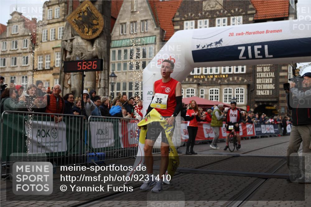 05.10.2025 - 20. swb-Marathon Bremen Yannick Fuchs http://msf.ph/oto/9231410 05.10.2025 10:27:16 Ziel 35 meine-sportfotos.de