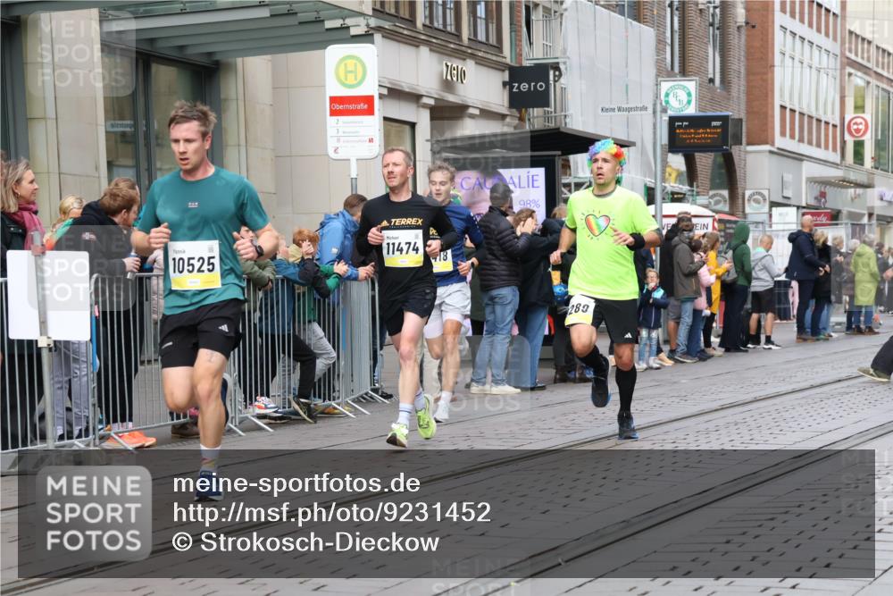 05.10.2025 - 20. swb-Marathon Bremen Strokosch-Dieckow http://msf.ph/oto/9231452 05.10.2025 10:39:23 Ziel 9213, 9289, 9671, 9922, 10052, 10171, 10175, 10176, 10525, 10753, 11335, 11349, 11418, 11474, 9213, 9289, 9671, 9922, 10052, 10171, 10175, 10176, 10525, 10753, 11335, 11349, 11418, 11474 meine-sportfotos.de