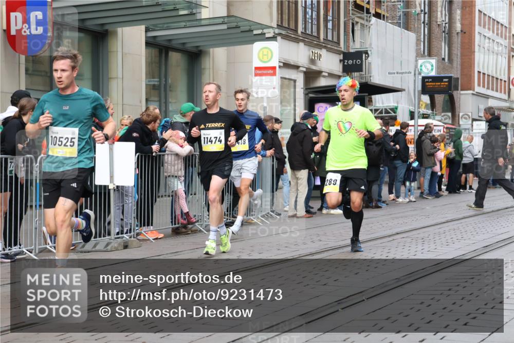 05.10.2025 - 20. swb-Marathon Bremen Strokosch-Dieckow http://msf.ph/oto/9231473 05.10.2025 10:39:23 Ziel 9213, 9289, 9671, 9922, 10052, 10171, 10175, 10176, 10525, 10753, 11335, 11349, 11418, 11474, 9213, 9289, 9671, 9922, 10052, 10171, 10175, 10176, 10525, 10753, 11335, 11349, 11418, 11474 meine-sportfotos.de