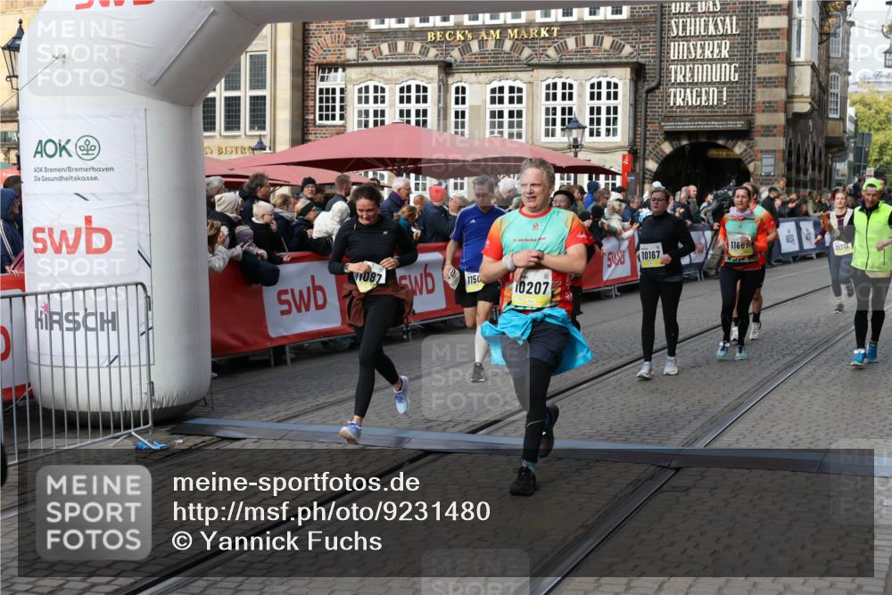 05.10.2025 - 20. swb-Marathon Bremen Yannick Fuchs http://msf.ph/oto/9231480 05.10.2025 11:02:59 Ziel 9331, 9360, 9516, 9644, 9846, 10129, 10167, 10207, 10656, 10734, 10803, 10804, 10940, 11087, 11193, 11312, 11504, 11576, 11667, 11668 meine-sportfotos.de