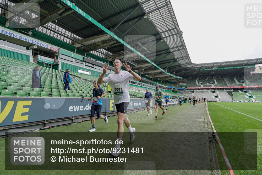 05.10.2025 - 20. swb-Marathon Bremen Michael Burmester http://msf.ph/oto/9231481 05.10.2025 12:51:00 Laufen im Stadion 122, 334, 503, 601, 688, 736, 745, 1025, 1033, 1037, 1044, 1166, 1359, 1450, 1499, 1577, 1689, 1909, 2059, 2381, 2493, 3228, 3267, 3291, 3419, 3608, 3661, 4032, 4104, 4366, 4654, 4962, 5184, 5418, 5551, 5564, 5817, 5838, 6066, 6210, 6252, 6401, 6477, 6681, 6717, 6775, 7493, 7723, 8083, 8995, 511, 679, 845, 906, 939, 1388, 1707, 2721, 3259, 3353, 4318, 4367, 4938, 5118, 5389, 5873, 6214, 6216, 6281, 6717, 7826, 7963, 8873, 8907 meine-sportfotos.de