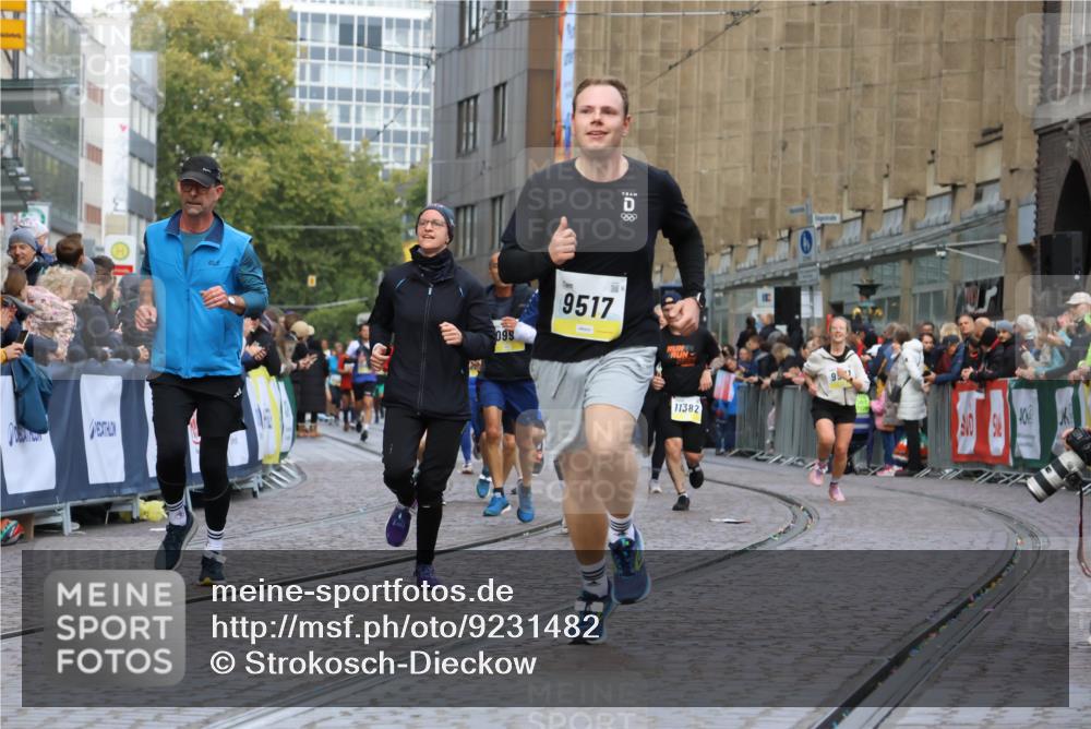 05.10.2025 - 20. swb-Marathon Bremen Strokosch-Dieckow http://msf.ph/oto/9231482 05.10.2025 10:52:41 Ziel 9209, 9214, 9517, 9581, 10548, 10833, 11012, 11382, 11417, 11587 meine-sportfotos.de
