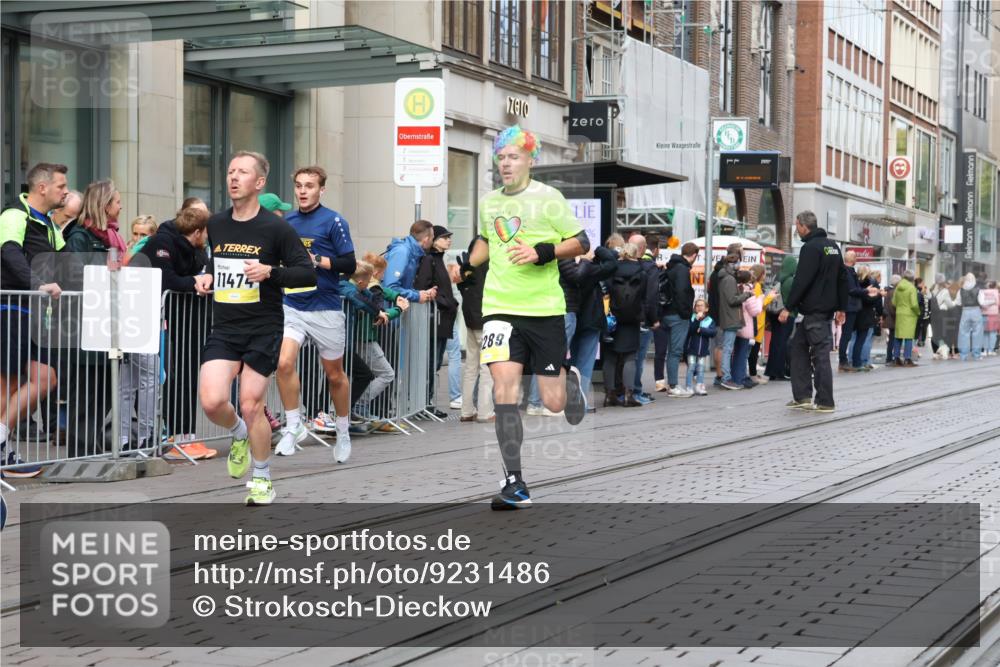 05.10.2025 - 20. swb-Marathon Bremen Strokosch-Dieckow http://msf.ph/oto/9231486 05.10.2025 10:39:24 Ziel 9213, 9289, 9671, 9922, 10052, 10171, 10175, 10176, 10525, 10753, 11335, 11349, 11418, 11474, 9213, 9289, 9671, 9922, 10052, 10171, 10175, 10176, 10525, 10753, 11335, 11349, 11418, 11474 meine-sportfotos.de