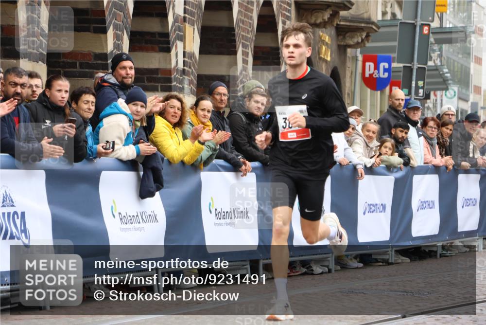 05.10.2025 - 20. swb-Marathon Bremen Strokosch-Dieckow http://msf.ph/oto/9231491 05.10.2025 12:30:21 Ziel 304 meine-sportfotos.de