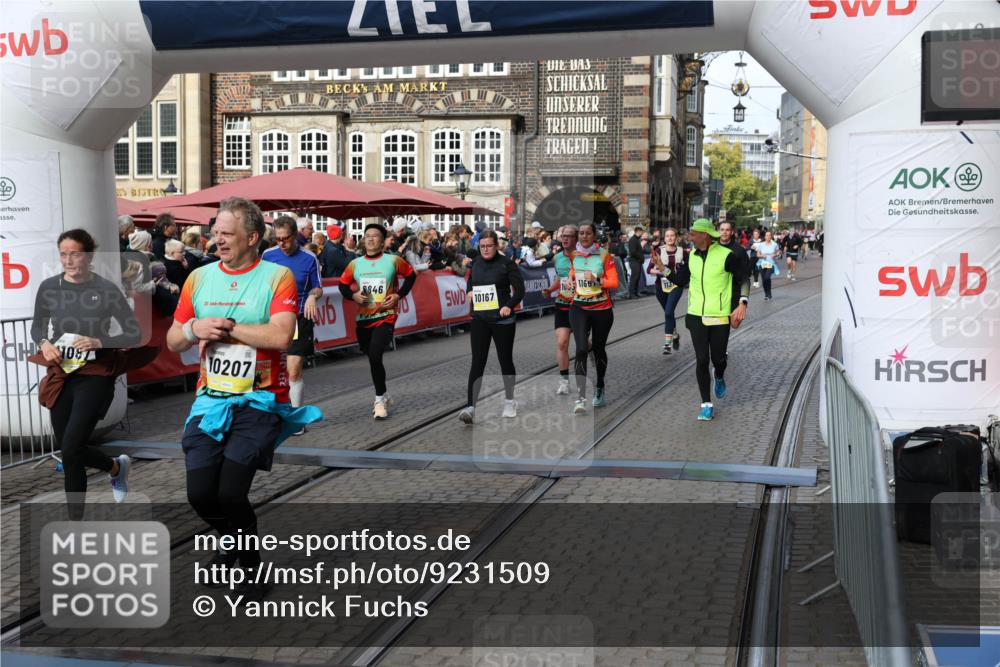 05.10.2025 - 20. swb-Marathon Bremen Yannick Fuchs http://msf.ph/oto/9231509 05.10.2025 11:03:00 Ziel 9331, 9644, 9846, 10129, 10167, 10207, 10656, 10734, 10803, 10804, 10940, 11087, 11193, 11312, 11504, 11576, 11667, 11668 meine-sportfotos.de