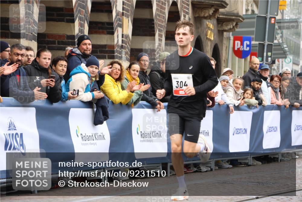 05.10.2025 - 20. swb-Marathon Bremen Strokosch-Dieckow http://msf.ph/oto/9231510 05.10.2025 12:30:21 Ziel 304 meine-sportfotos.de