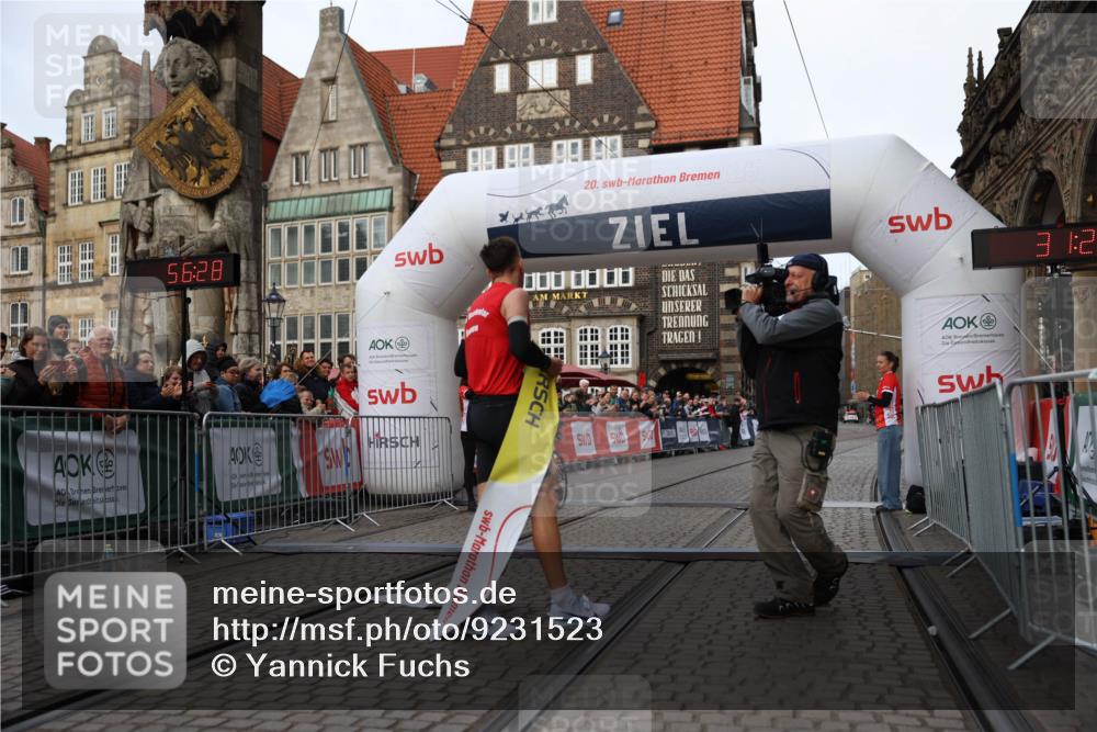 05.10.2025 - 20. swb-Marathon Bremen Yannick Fuchs http://msf.ph/oto/9231523 05.10.2025 10:27:17 Ziel 35 meine-sportfotos.de