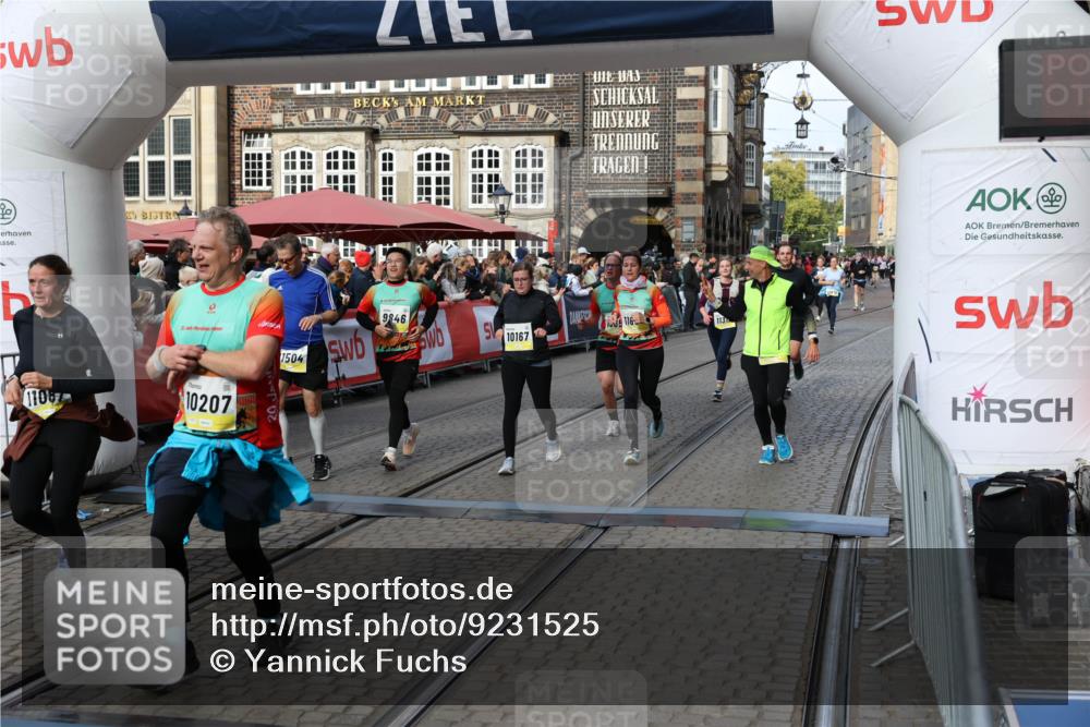 05.10.2025 - 20. swb-Marathon Bremen Yannick Fuchs http://msf.ph/oto/9231525 05.10.2025 11:03:00 Ziel 9331, 9644, 9846, 10129, 10167, 10207, 10656, 10734, 10803, 10804, 10940, 11087, 11193, 11312, 11504, 11576, 11667, 11668 meine-sportfotos.de