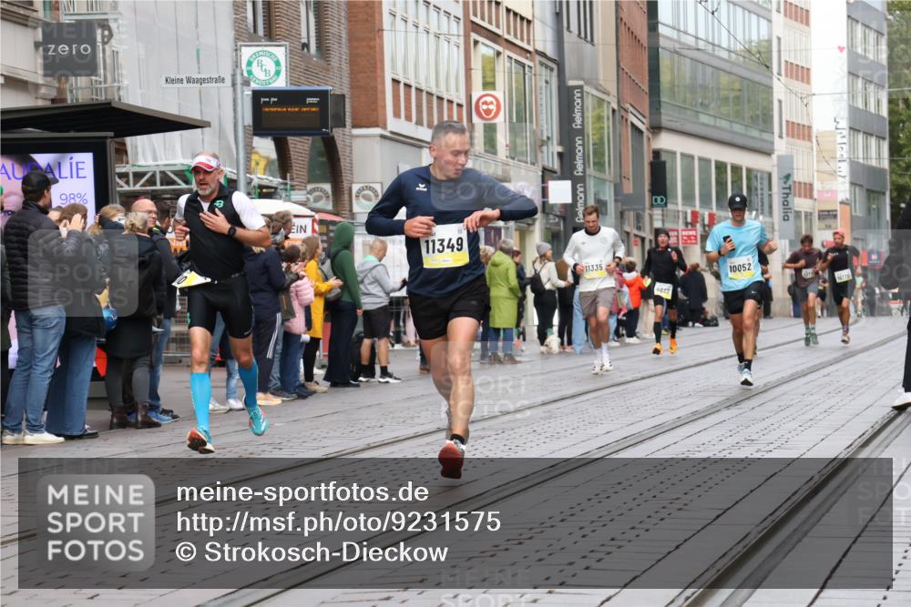 05.10.2025 - 20. swb-Marathon Bremen Strokosch-Dieckow http://msf.ph/oto/9231575 05.10.2025 10:39:30 Ziel 9213, 9922, 10052, 10171, 10175, 10176, 10276, 10753, 11335, 11349, 11418, 9213, 9922, 10052, 10171, 10175, 10176, 10276, 10753, 11335, 11349, 11418 meine-sportfotos.de