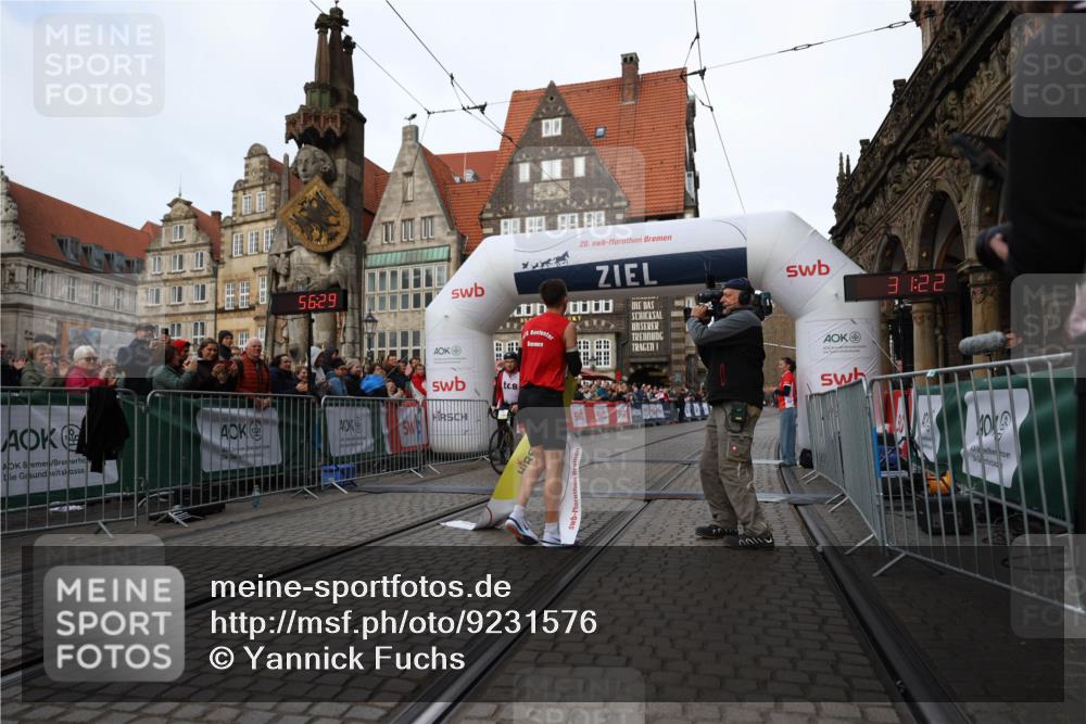 05.10.2025 - 20. swb-Marathon Bremen Yannick Fuchs http://msf.ph/oto/9231576 05.10.2025 10:27:18 Ziel 35 meine-sportfotos.de