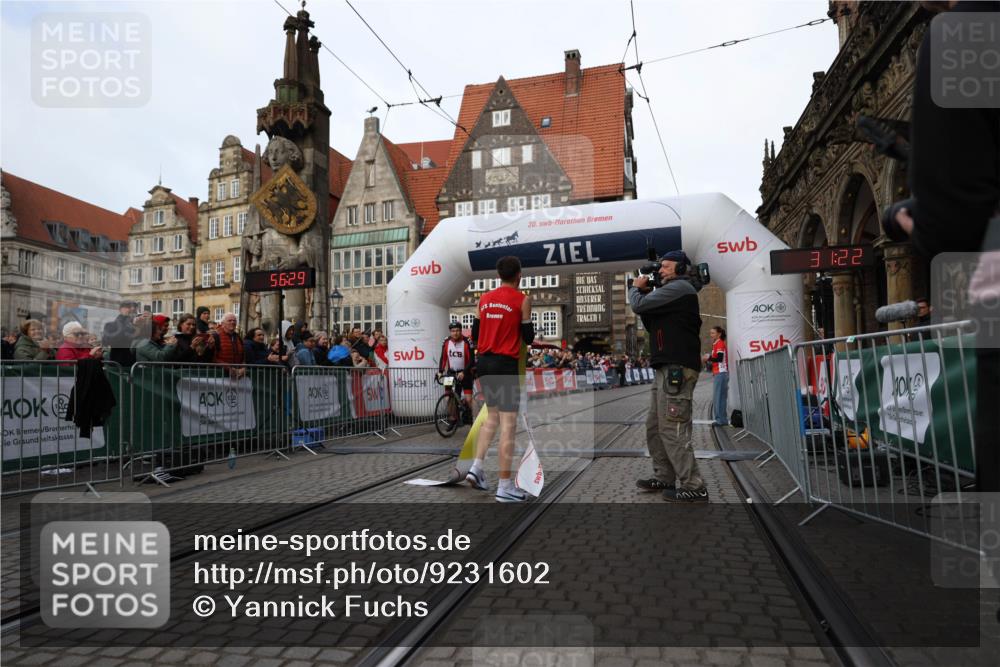 05.10.2025 - 20. swb-Marathon Bremen Yannick Fuchs http://msf.ph/oto/9231602 05.10.2025 10:27:18 Ziel 35 meine-sportfotos.de