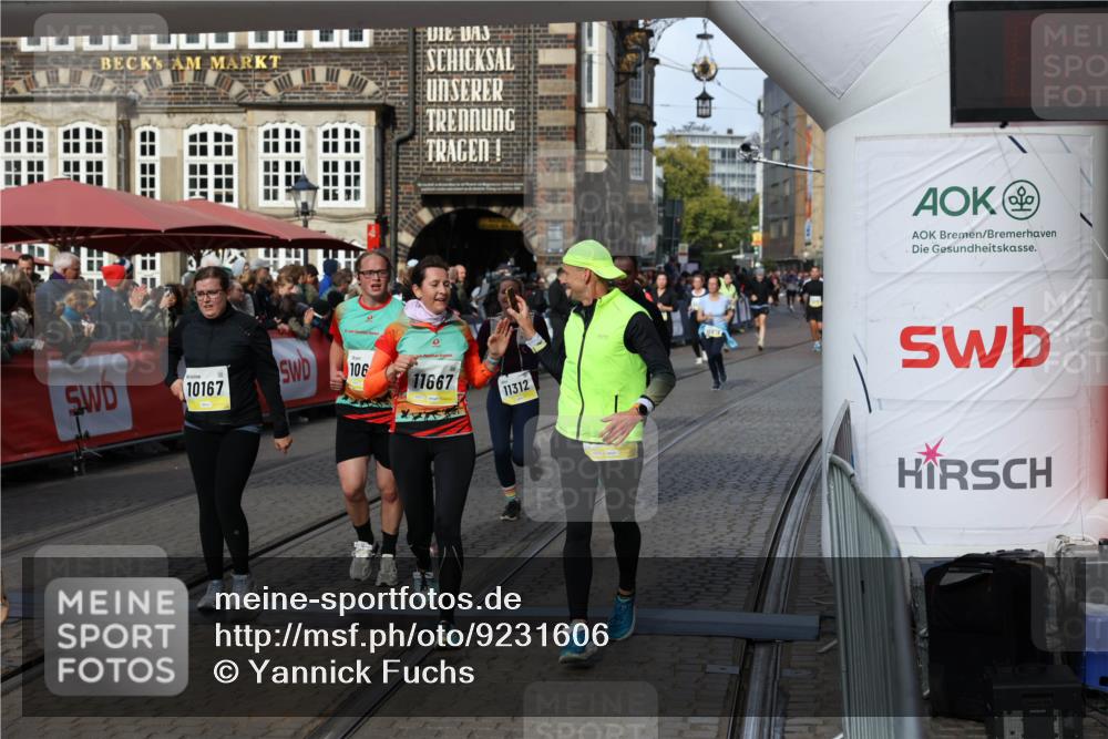05.10.2025 - 20. swb-Marathon Bremen Yannick Fuchs http://msf.ph/oto/9231606 05.10.2025 11:03:01 Ziel 9644, 9846, 10129, 10167, 10207, 10656, 10734, 10940, 11087, 11193, 11312, 11504, 11576, 11667, 11668, 11735 meine-sportfotos.de