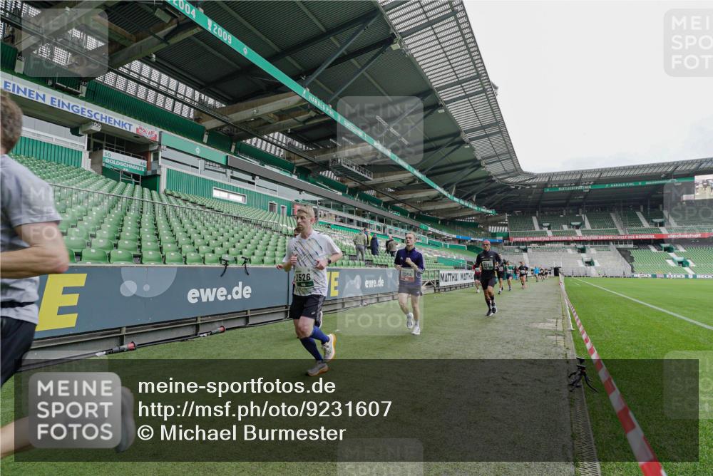 05.10.2025 - 20. swb-Marathon Bremen Michael Burmester http://msf.ph/oto/9231607 05.10.2025 12:51:19 Laufen im Stadion 122, 334, 503, 601, 688, 745, 750, 1037, 1064, 1120, 1166, 1314, 1450, 1499, 1577, 1689, 1701, 1748, 1909, 1911, 2059, 2279, 2283, 2350, 2447, 2493, 2526, 3267, 3419, 3608, 3661, 4032, 4104, 4260, 4654, 4687, 4962, 5551, 5817, 5838, 5910, 6066, 6210, 6252, 6401, 6477, 6775, 7713, 7723, 8066, 8083, 8682, 8740, 8780, 8995, 736, 1025, 1033, 1044, 1359, 2381, 3228, 3291, 4366, 5184, 5418, 5564, 6681, 6717, 7493 meine-sportfotos.de