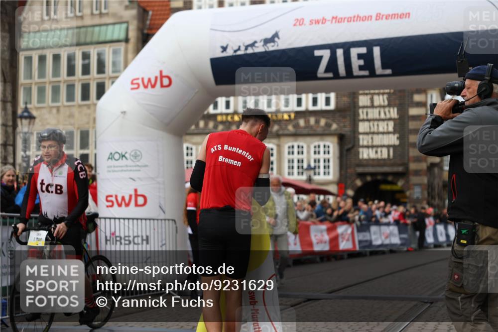 05.10.2025 - 20. swb-Marathon Bremen Yannick Fuchs http://msf.ph/oto/9231629 05.10.2025 10:27:19 Ziel  meine-sportfotos.de