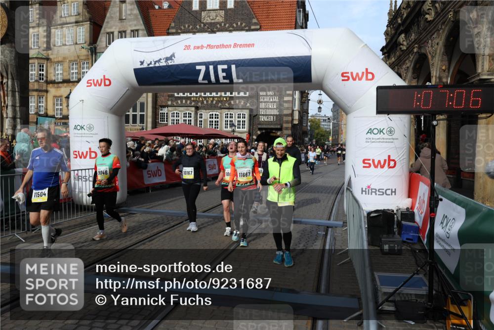 05.10.2025 - 20. swb-Marathon Bremen Yannick Fuchs http://msf.ph/oto/9231687 05.10.2025 11:03:02 Ziel 9644, 9846, 10167, 10207, 10656, 10734, 10940, 11087, 11193, 11312, 11504, 11576, 11667, 11668, 11735 meine-sportfotos.de