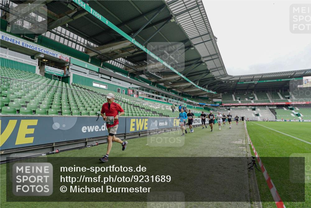 05.10.2025 - 20. swb-Marathon Bremen Michael Burmester http://msf.ph/oto/9231689 05.10.2025 12:51:30 Laufen im Stadion 334, 503, 601, 750, 754, 914, 1037, 1064, 1120, 1314, 1499, 1577, 1689, 1701, 1748, 1909, 1911, 1926, 2059, 2279, 2283, 2350, 2447, 2493, 2526, 3267, 3419, 3608, 3661, 4032, 4104, 4260, 4652, 4654, 4687, 4781, 5551, 5817, 5838, 5847, 5910, 6066, 6210, 6401, 6477, 6773, 6775, 7713, 7723, 8066, 8083, 8682, 8740, 8780, 8995, 122, 688, 745, 1033, 1044, 1166, 1450, 2381, 3291, 4366, 4962, 5418, 6252, 6681, 7493, 8995 meine-sportfotos.de