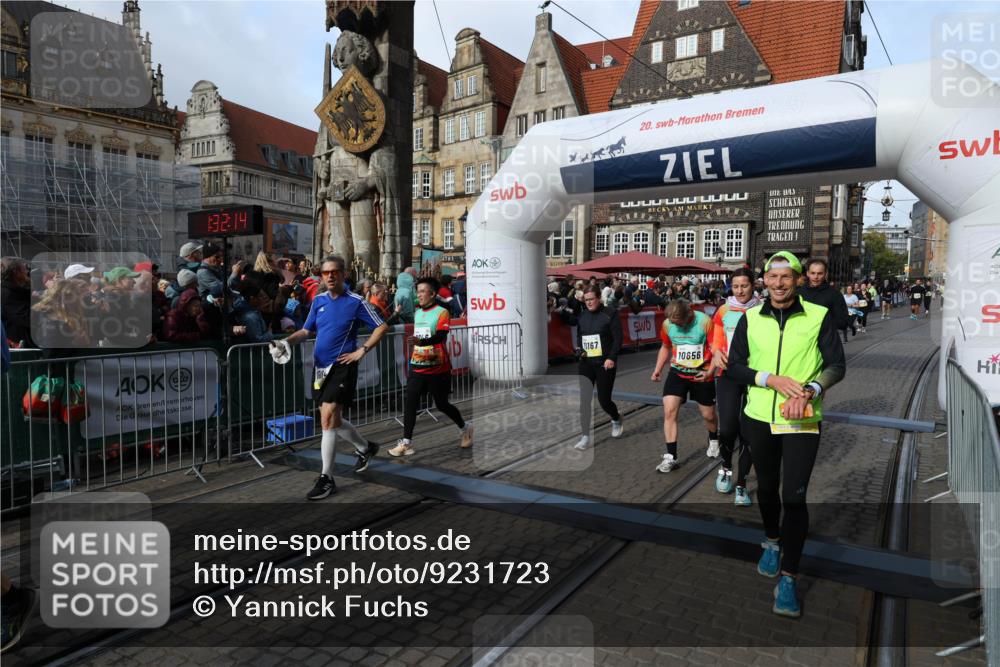 05.10.2025 - 20. swb-Marathon Bremen Yannick Fuchs http://msf.ph/oto/9231723 05.10.2025 11:03:03 Ziel 9644, 9846, 10167, 10207, 10656, 10734, 10876, 10940, 11087, 11312, 11504, 11576, 11667, 11668, 11735 meine-sportfotos.de