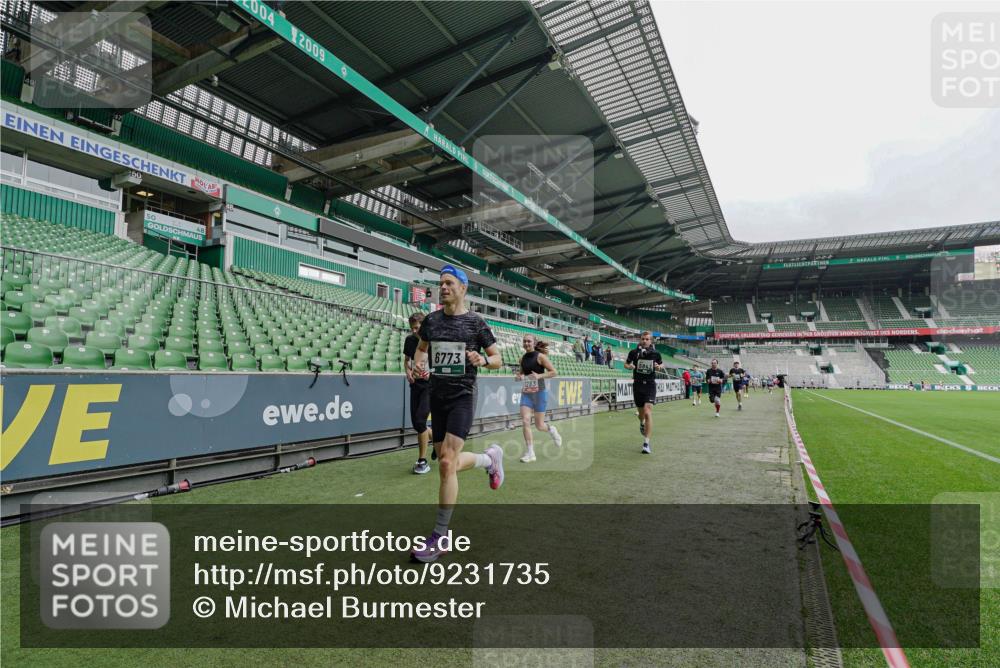 05.10.2025 - 20. swb-Marathon Bremen Michael Burmester http://msf.ph/oto/9231735 05.10.2025 12:51:35 Laufen im Stadion 334, 503, 601, 750, 754, 914, 1037, 1064, 1120, 1314, 1499, 1577, 1689, 1701, 1748, 1909, 1911, 1926, 2279, 2283, 2350, 2447, 2493, 2526, 3178, 3267, 3419, 3608, 3661, 4032, 4104, 4260, 4652, 4654, 4687, 4781, 5108, 5551, 5817, 5838, 5847, 5910, 6066, 6210, 6401, 6477, 6773, 6775, 7713, 7723, 8066, 8083, 8682, 8740, 8780, 122, 688, 745, 1166, 1450, 2059, 4962, 6252, 8995 meine-sportfotos.de