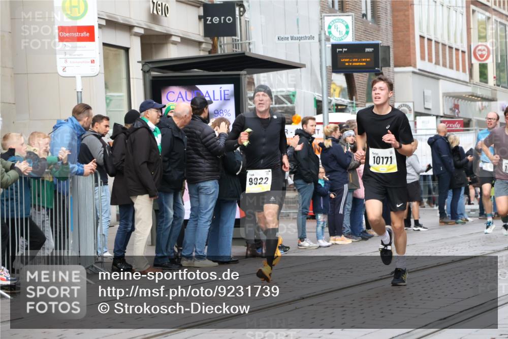 05.10.2025 - 20. swb-Marathon Bremen Strokosch-Dieckow http://msf.ph/oto/9231739 05.10.2025 10:39:37 Ziel 9213, 9922, 10052, 10171, 10175, 10176, 10276, 10753, 11335, 11567, 9213, 9922, 10052, 10171, 10175, 10176, 10276, 10753, 11335, 11567 meine-sportfotos.de