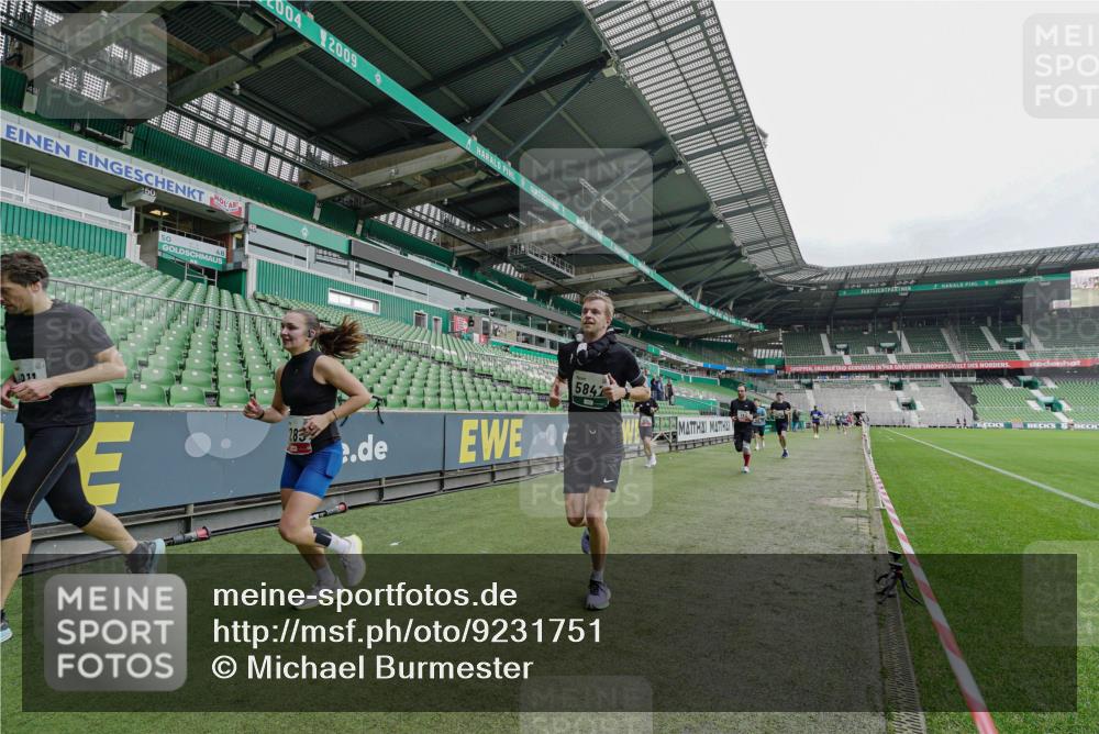 05.10.2025 - 20. swb-Marathon Bremen Michael Burmester http://msf.ph/oto/9231751 05.10.2025 12:51:36 Laufen im Stadion 334, 503, 601, 750, 754, 914, 1037, 1064, 1120, 1314, 1499, 1577, 1689, 1701, 1748, 1909, 1911, 1926, 2279, 2283, 2350, 2447, 2493, 2526, 3178, 3267, 3419, 3608, 3661, 4032, 4104, 4260, 4652, 4654, 4687, 4781, 5108, 5551, 5817, 5838, 5847, 5910, 6066, 6210, 6401, 6477, 6773, 6775, 7419, 7713, 7723, 8066, 8083, 8682, 8740, 8780, 122, 688, 745, 1166, 1450, 2059, 4962, 6252, 8995 meine-sportfotos.de