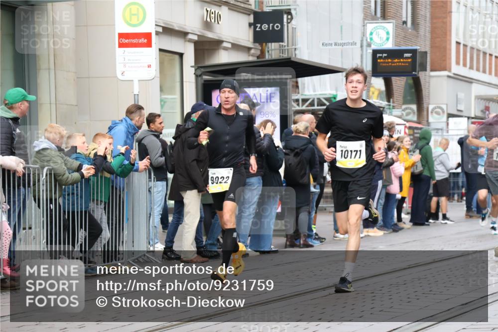 05.10.2025 - 20. swb-Marathon Bremen Strokosch-Dieckow http://msf.ph/oto/9231759 05.10.2025 10:39:38 Ziel 9213, 9922, 10052, 10171, 10175, 10176, 10276, 10753, 11335, 11567, 9213, 9922, 10052, 10171, 10175, 10176, 10276, 10753, 11335, 11567 meine-sportfotos.de