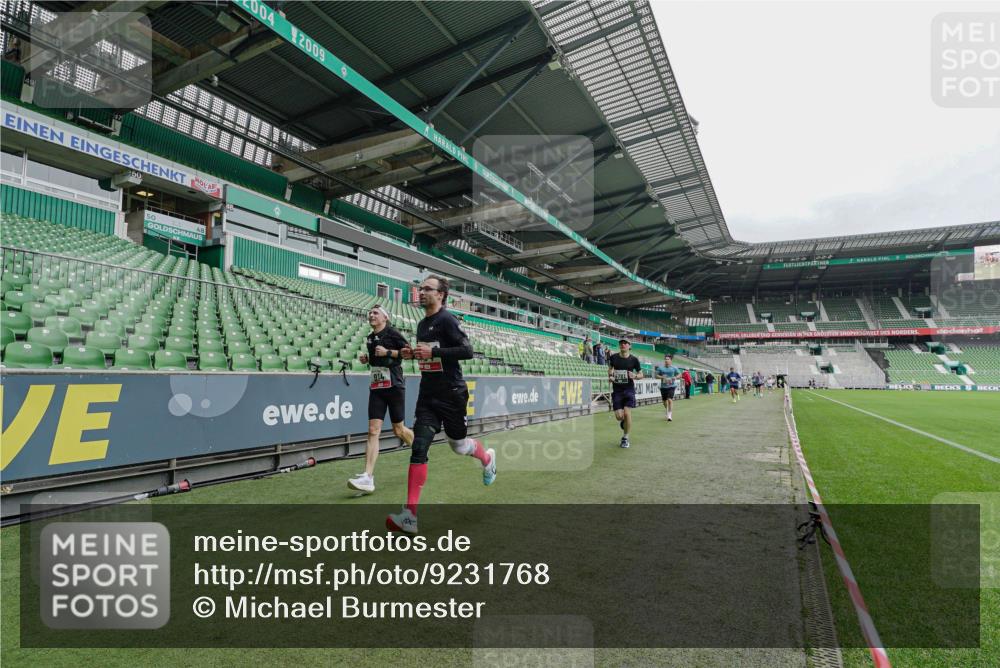 05.10.2025 - 20. swb-Marathon Bremen Michael Burmester http://msf.ph/oto/9231768 05.10.2025 12:51:39 Laufen im Stadion 334, 503, 601, 750, 754, 914, 1029, 1037, 1064, 1120, 1314, 1499, 1577, 1689, 1701, 1748, 1909, 1911, 1926, 2279, 2283, 2350, 2447, 2493, 2526, 3178, 3267, 3419, 3608, 3661, 4032, 4104, 4260, 4652, 4654, 4687, 4781, 5068, 5108, 5416, 5551, 5817, 5838, 5847, 5910, 6066, 6210, 6401, 6477, 6773, 6775, 7313, 7419, 7713, 7723, 8066, 8083, 8682, 8740, 8780, 122, 334, 688, 745, 1166, 1450, 2059, 4962, 5817, 6252, 8995 meine-sportfotos.de