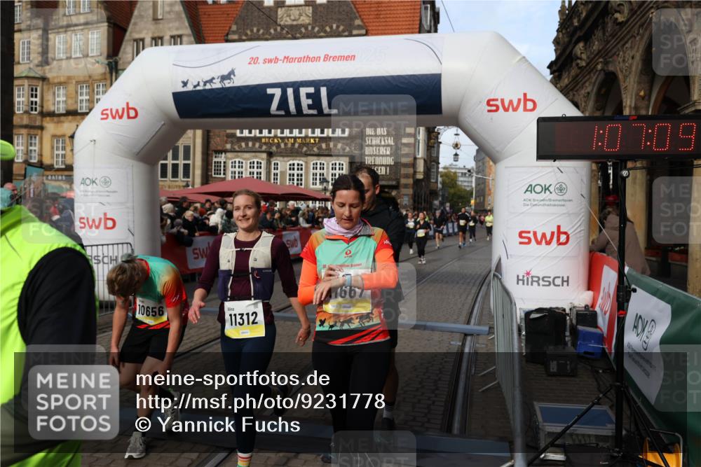 05.10.2025 - 20. swb-Marathon Bremen Yannick Fuchs http://msf.ph/oto/9231778 05.10.2025 11:03:05 Ziel 9644, 9846, 9893, 10167, 10207, 10656, 10777, 10876, 11087, 11312, 11504, 11667, 11668, 11735 meine-sportfotos.de