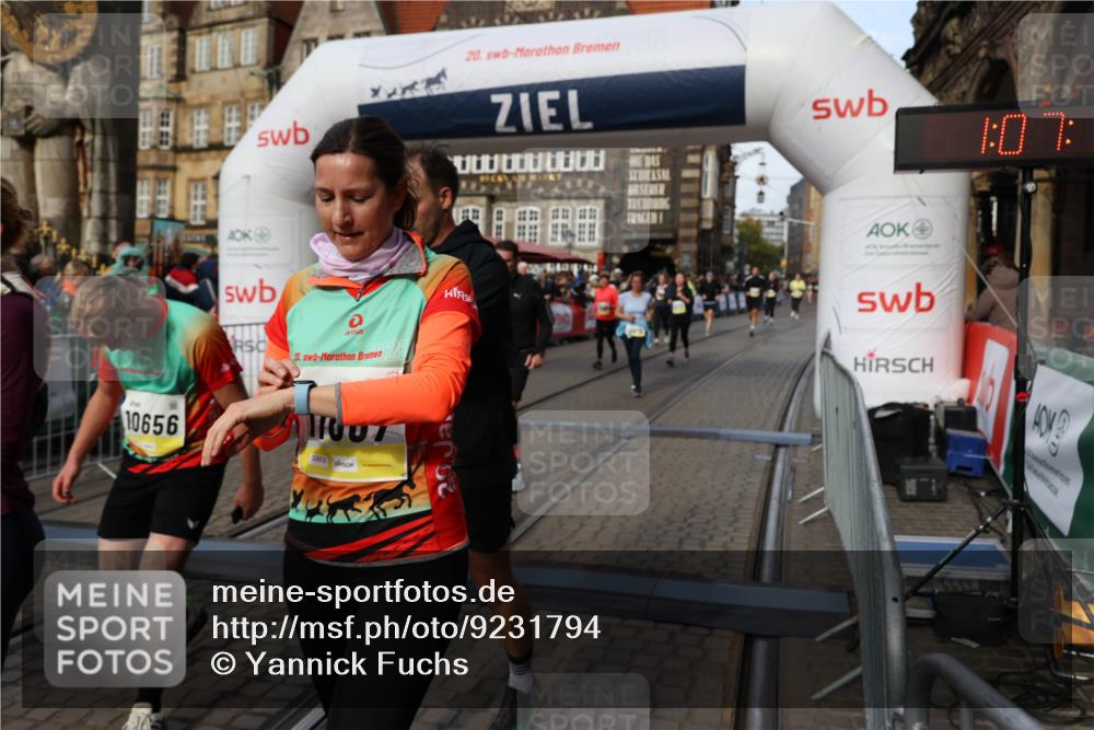 05.10.2025 - 20. swb-Marathon Bremen Yannick Fuchs http://msf.ph/oto/9231794 05.10.2025 11:03:06 Ziel 9644, 9846, 9893, 10167, 10656, 10777, 10876, 11087, 11312, 11504, 11667, 11668, 11735 meine-sportfotos.de