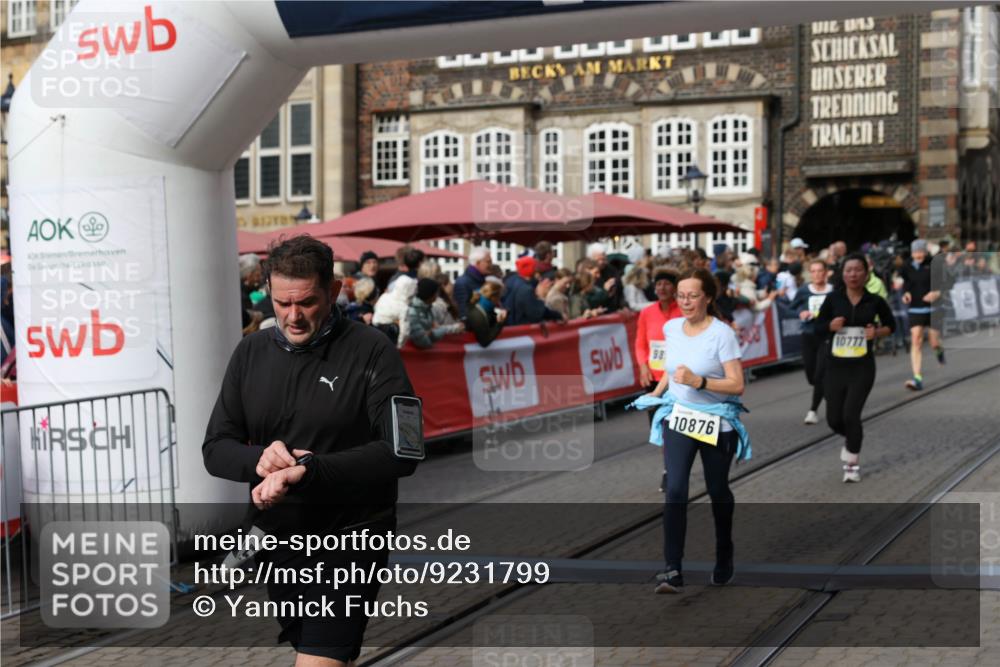 05.10.2025 - 20. swb-Marathon Bremen Yannick Fuchs http://msf.ph/oto/9231799 05.10.2025 11:03:07 Ziel 9229, 9644, 9661, 9662, 9846, 9893, 10167, 10656, 10777, 10876, 11312, 11376, 11504, 11667, 11668, 11735 meine-sportfotos.de