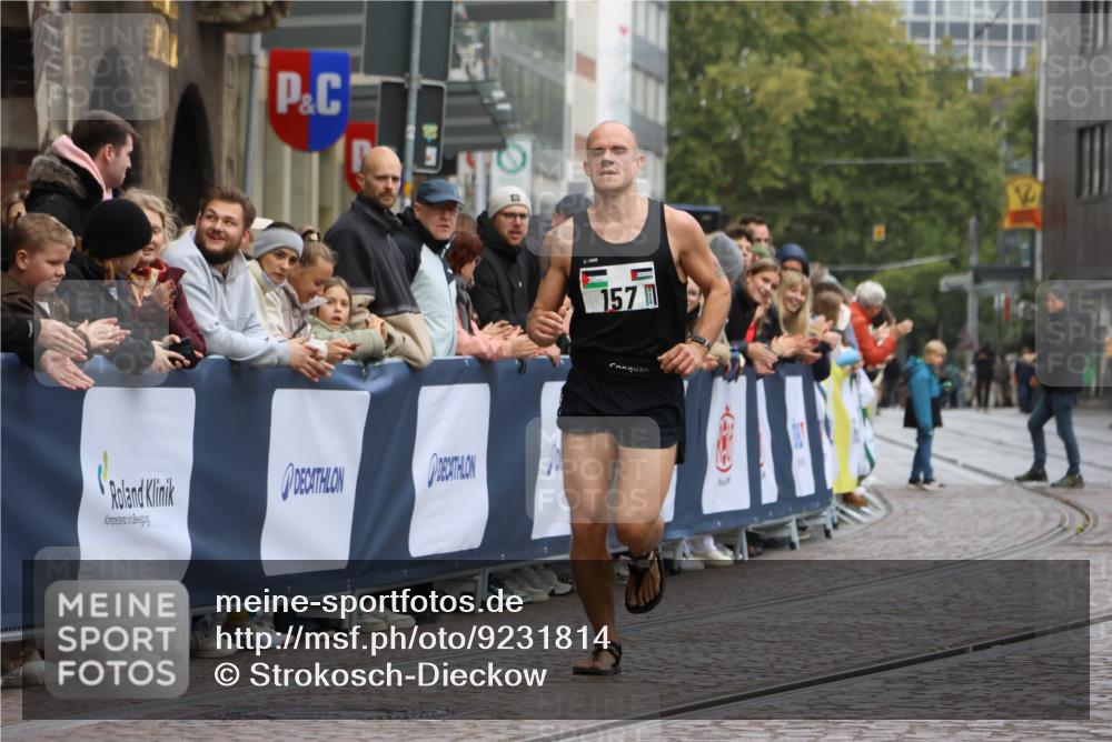 05.10.2025 - 20. swb-Marathon Bremen Strokosch-Dieckow http://msf.ph/oto/9231814 05.10.2025 12:31:12 Ziel 157 meine-sportfotos.de