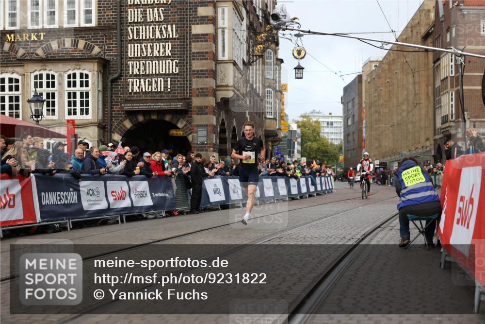 05.10.2025 - 20. swb-Marathon Bremen Yannick Fuchs http://msf.ph/oto/9231822 05.10.2025 10:28:24 Ziel 33 meine-sportfotos.de
