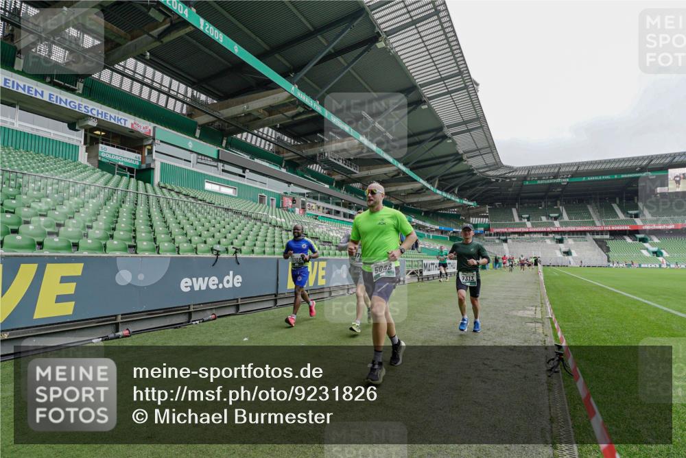 05.10.2025 - 20. swb-Marathon Bremen Michael Burmester http://msf.ph/oto/9231826 05.10.2025 12:51:52 Laufen im Stadion 750, 754, 914, 1029, 1064, 1120, 1314, 1499, 1550, 1577, 1701, 1748, 1911, 1926, 2279, 2283, 2350, 2447, 2493, 2526, 3178, 3626, 4260, 4652, 4654, 4687, 4781, 5068, 5108, 5416, 5847, 5910, 6066, 6210, 6367, 6773, 6775, 7031, 7293, 7313, 7419, 7713, 7723, 8066, 8534, 8558, 8682, 8740, 8780, 334, 503, 601, 1037, 1689, 1909, 2059, 3267, 3419, 3608, 3661, 4032, 4104, 5551, 5817, 5838, 6401, 6477, 8083 meine-sportfotos.de