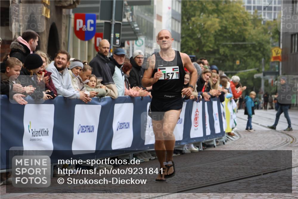 05.10.2025 - 20. swb-Marathon Bremen Strokosch-Dieckow http://msf.ph/oto/9231841 05.10.2025 12:31:13 Ziel 157 meine-sportfotos.de