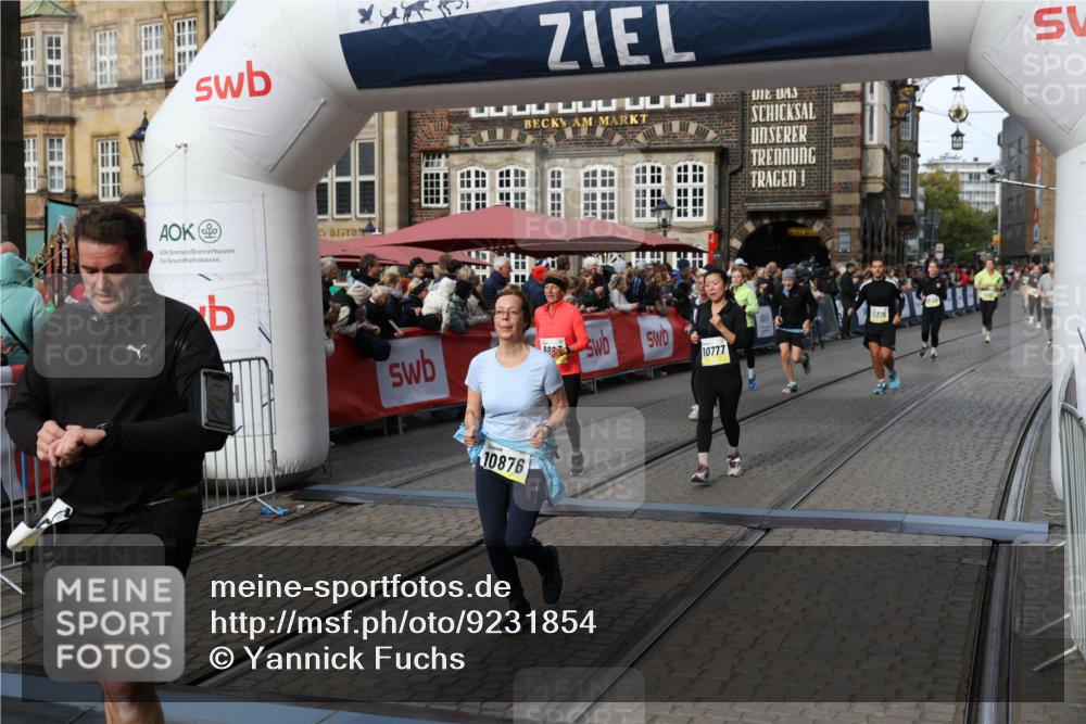 05.10.2025 - 20. swb-Marathon Bremen Yannick Fuchs http://msf.ph/oto/9231854 05.10.2025 11:03:08 Ziel 9229, 9644, 9661, 9662, 9893, 10167, 10656, 10777, 10876, 11312, 11376, 11735 meine-sportfotos.de