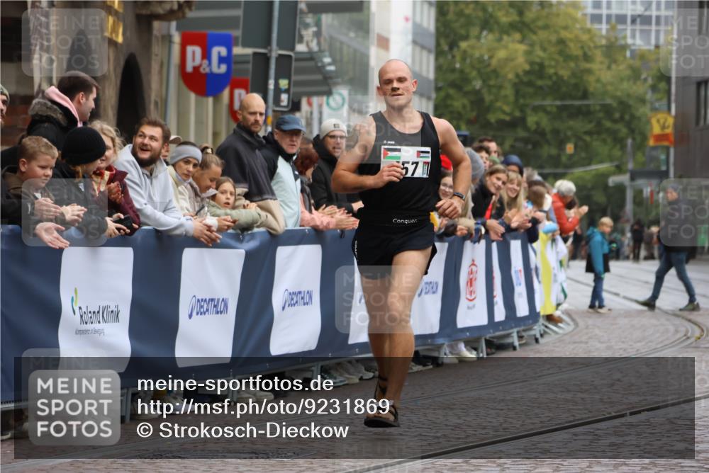 05.10.2025 - 20. swb-Marathon Bremen Strokosch-Dieckow http://msf.ph/oto/9231869 05.10.2025 12:31:13 Ziel 157 meine-sportfotos.de