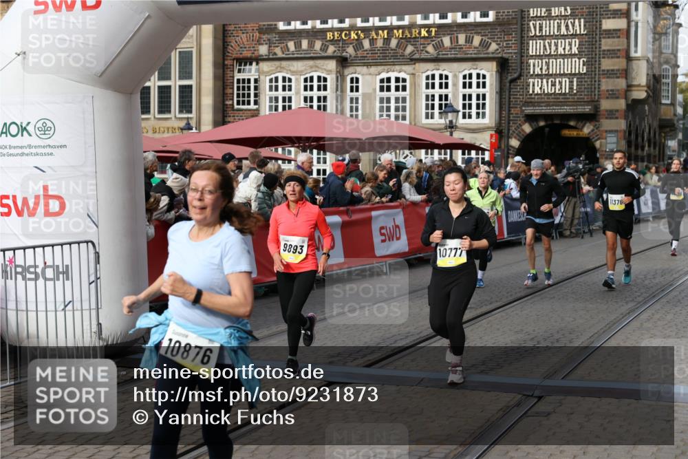 05.10.2025 - 20. swb-Marathon Bremen Yannick Fuchs http://msf.ph/oto/9231873 05.10.2025 11:03:08 Ziel 9229, 9644, 9661, 9662, 9893, 10167, 10656, 10777, 10876, 11312, 11376, 11735 meine-sportfotos.de