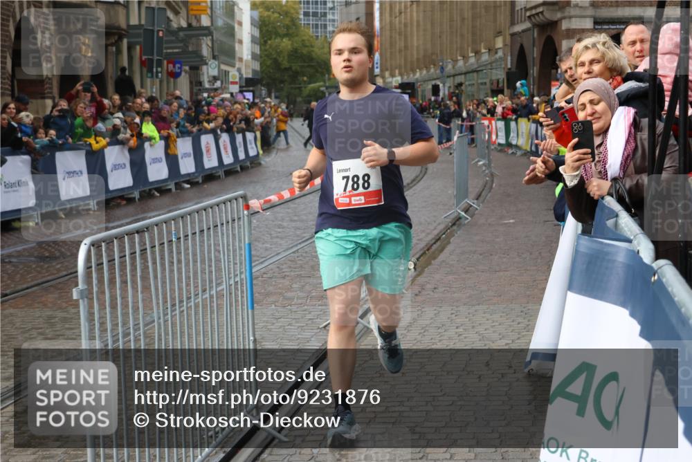 05.10.2025 - 20. swb-Marathon Bremen Strokosch-Dieckow http://msf.ph/oto/9231876 05.10.2025 15:15:43 Ziel 788 meine-sportfotos.de