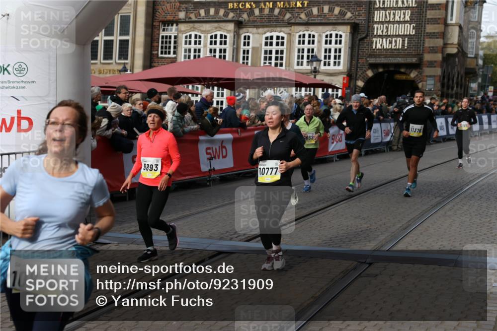 05.10.2025 - 20. swb-Marathon Bremen Yannick Fuchs http://msf.ph/oto/9231909 05.10.2025 11:03:09 Ziel 9229, 9644, 9661, 9662, 9893, 10777, 10876, 11312, 11376, 11735 meine-sportfotos.de