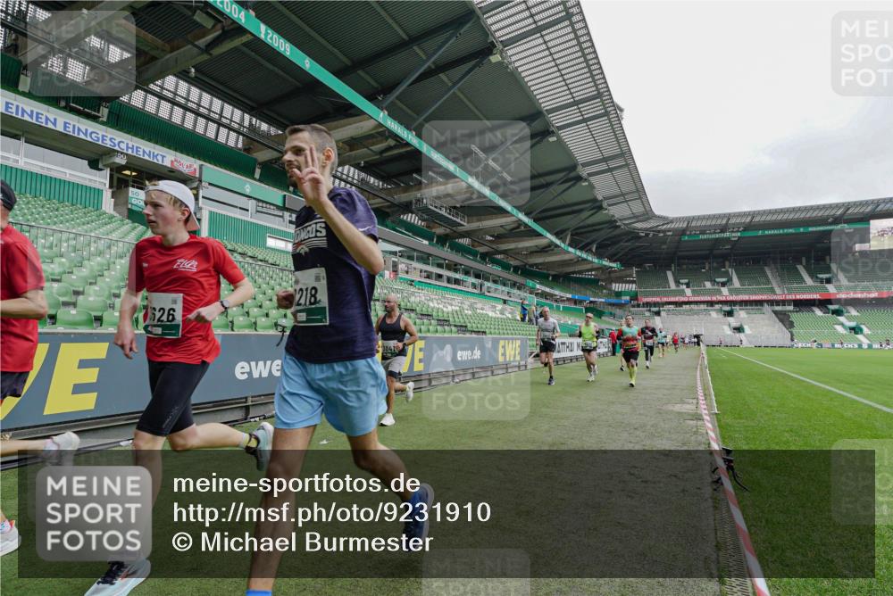05.10.2025 - 20. swb-Marathon Bremen Michael Burmester http://msf.ph/oto/9231910 05.10.2025 12:52:05 Laufen im Stadion 750, 754, 914, 1029, 1120, 1314, 1550, 1552, 1748, 1911, 1926, 2279, 2283, 2447, 2595, 3033, 3041, 3178, 3626, 4260, 4362, 4652, 4687, 4781, 5068, 5108, 5416, 5459, 5675, 5847, 5910, 6367, 6773, 7012, 7031, 7293, 7313, 7419, 7713, 8066, 8218, 8534, 8558, 8682, 8701, 8740, 8780, 9115, 503, 750, 1064, 1499, 1577, 1701, 1909, 2279, 2350, 2493, 2526, 3267, 3661, 4104, 4654, 5551, 6066, 6210, 6775, 7723, 8682 meine-sportfotos.de