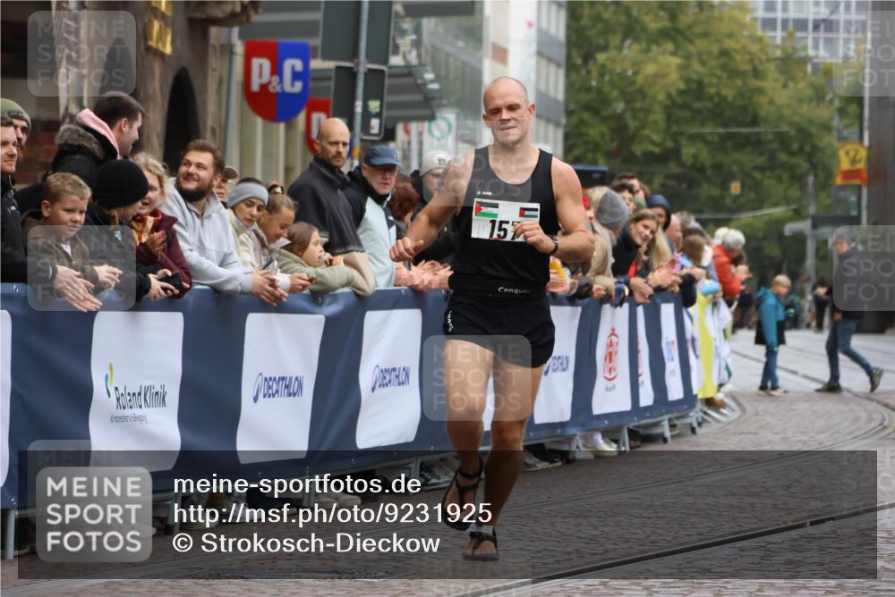 05.10.2025 - 20. swb-Marathon Bremen Strokosch-Dieckow http://msf.ph/oto/9231925 05.10.2025 12:31:13 Ziel 157 meine-sportfotos.de